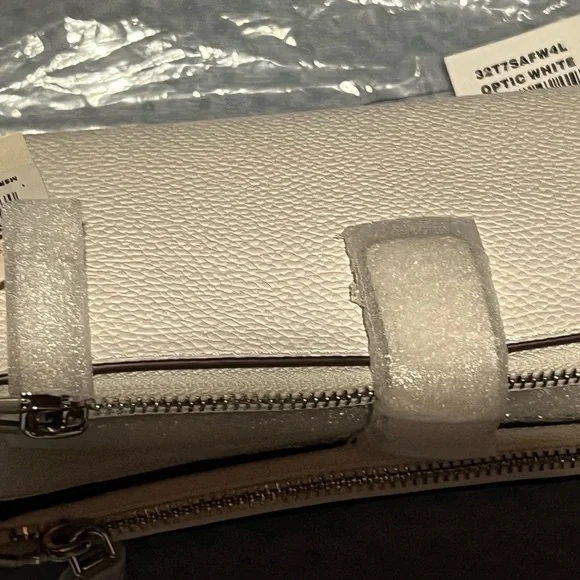 Off white Michael Kors pebbled leather zip around wallet - Picture 6 of 6